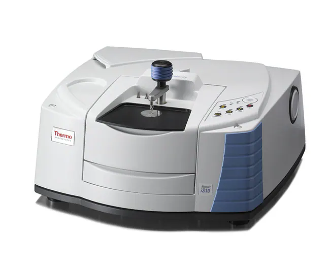 Espectroscopia no Infravermelho por Transformada de Fourier — equipamento FTIR